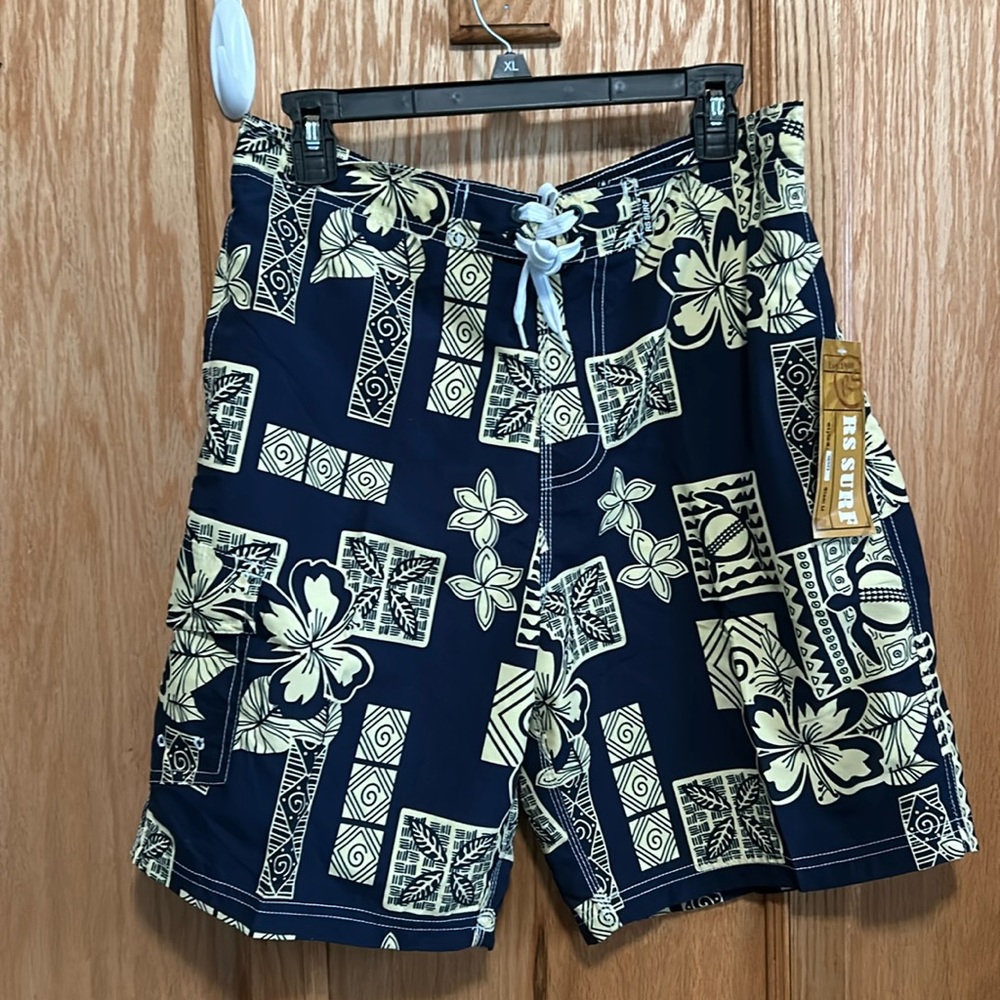 RS Surf men’s swim trunks. Size Medium. NWT